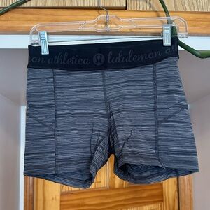 Lululemon athletica Black and Grey Striped Biker Shorts Spell Out Waist Size 6